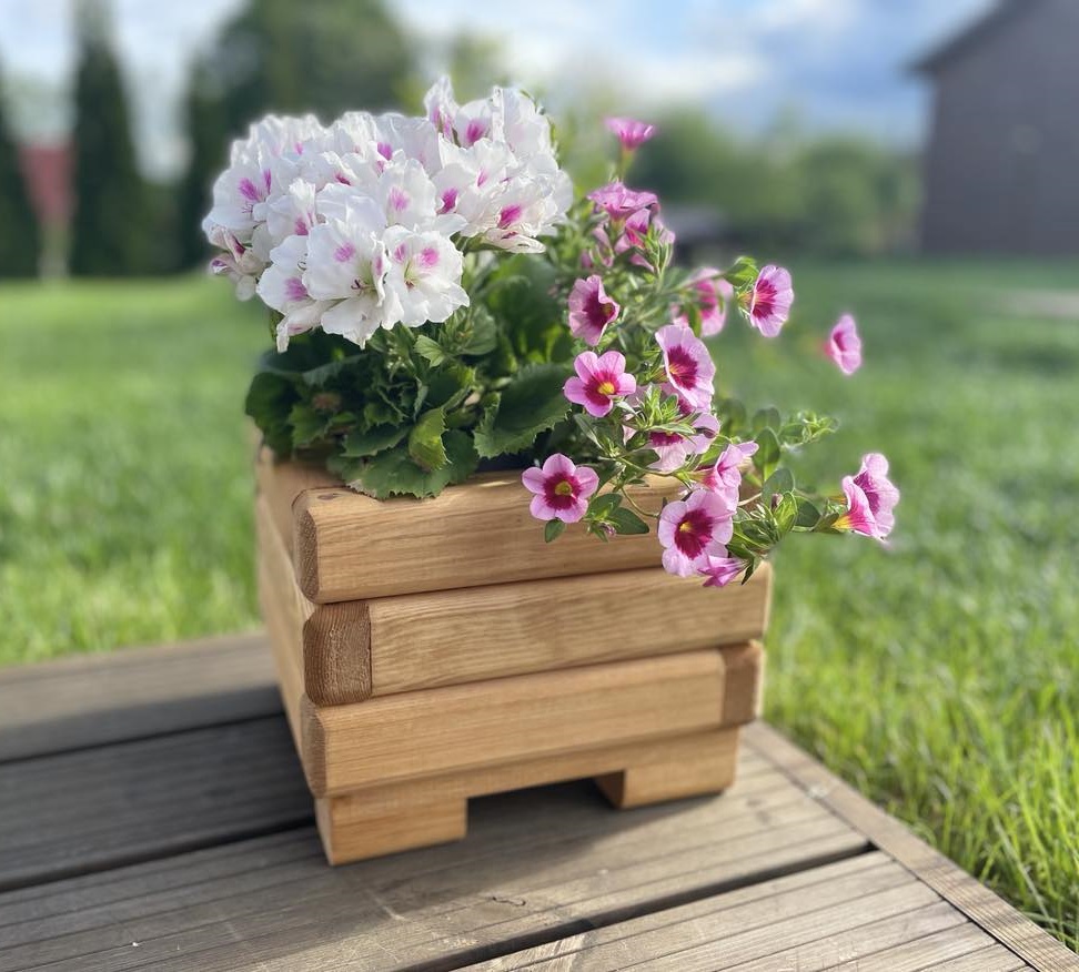 Dřevěný zahradní květináč AKSAMIT, pinie,  250x250x200