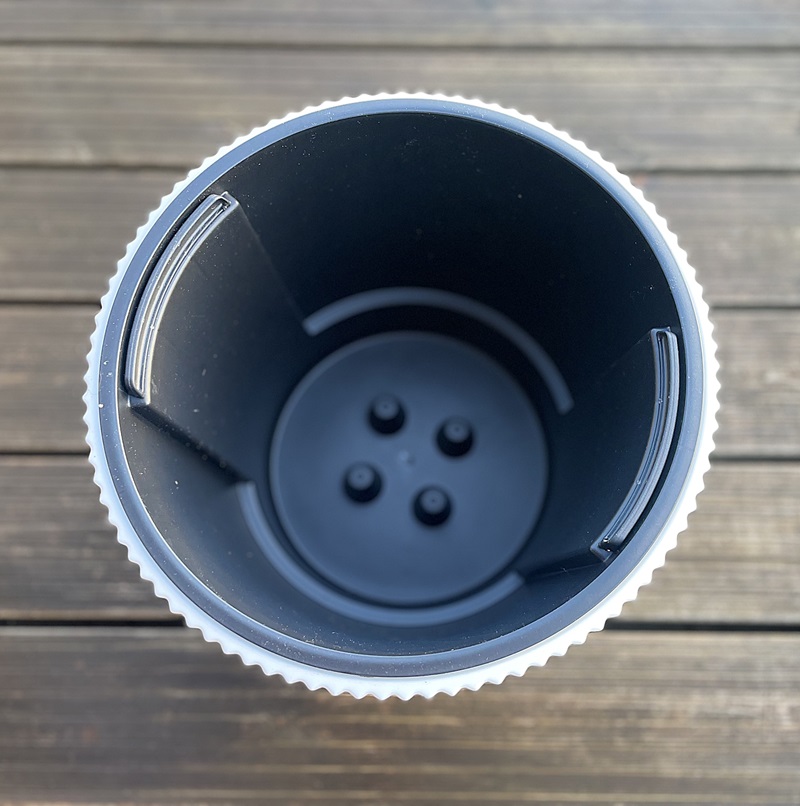 Květináče BÍLÉ na PODSTAVCI - SET 2 kusy