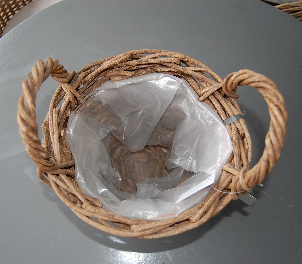 RATANOVÝ KOŠÍK HNĚDÝ CLASIC, 25x20 cm