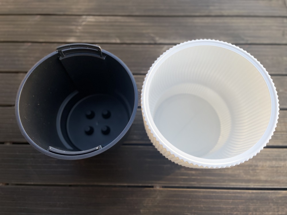 Květináče BÍLÉ na PODSTAVCI - SET 2 kusy