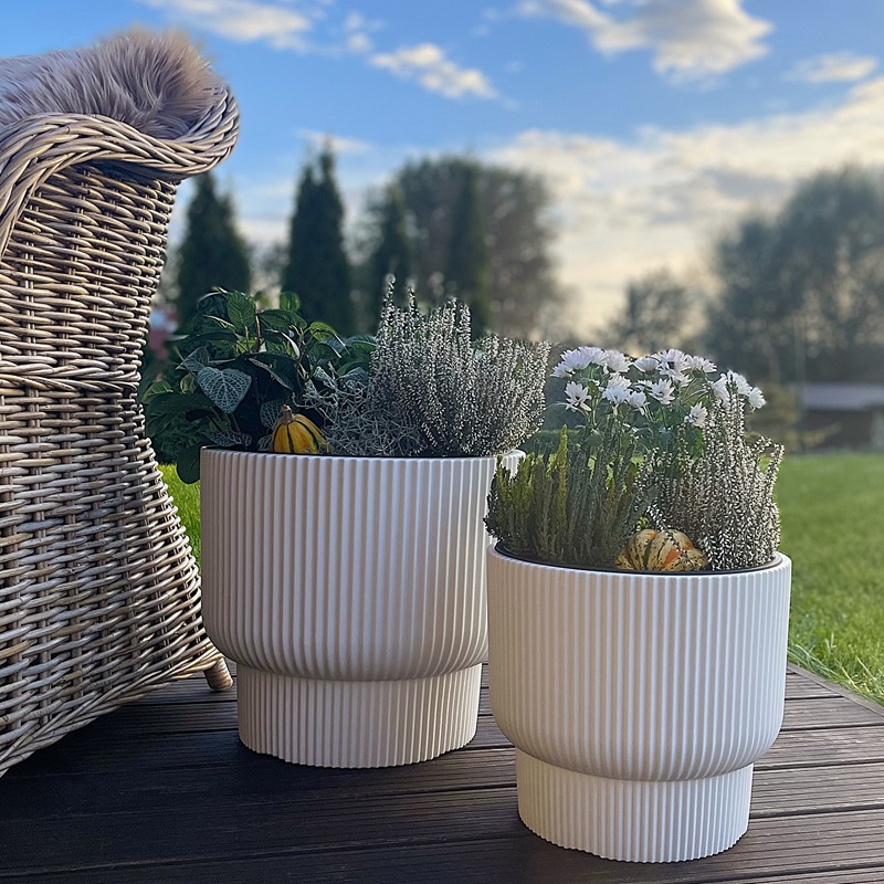 Květináče BÍLÉ na PODSTAVCI - SET 2 kusy